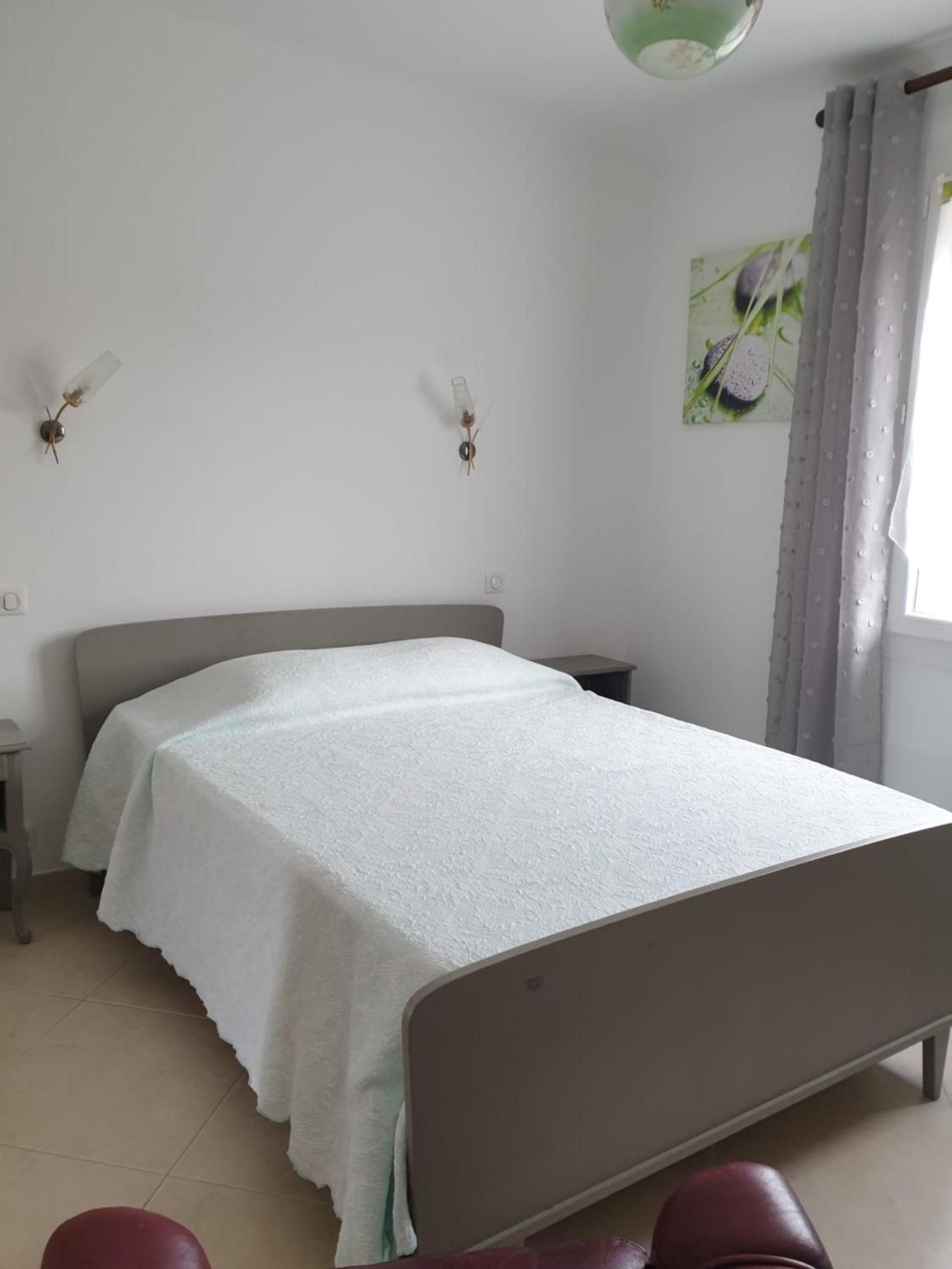 Gite Les Trois Abeilles Bésignan 外观 照片